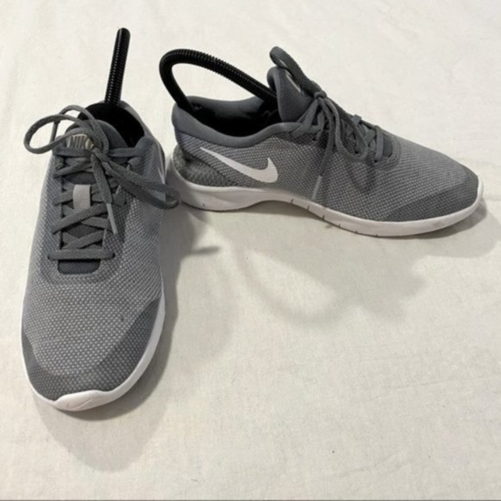 Nike Flex Experience RN 7 Gray Sneakers Size 7‎